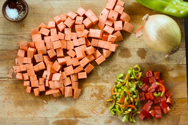 This sweet potato hash is so good! Perfect for breakfast. Gluten free, paleo, vegan vegetarian. 