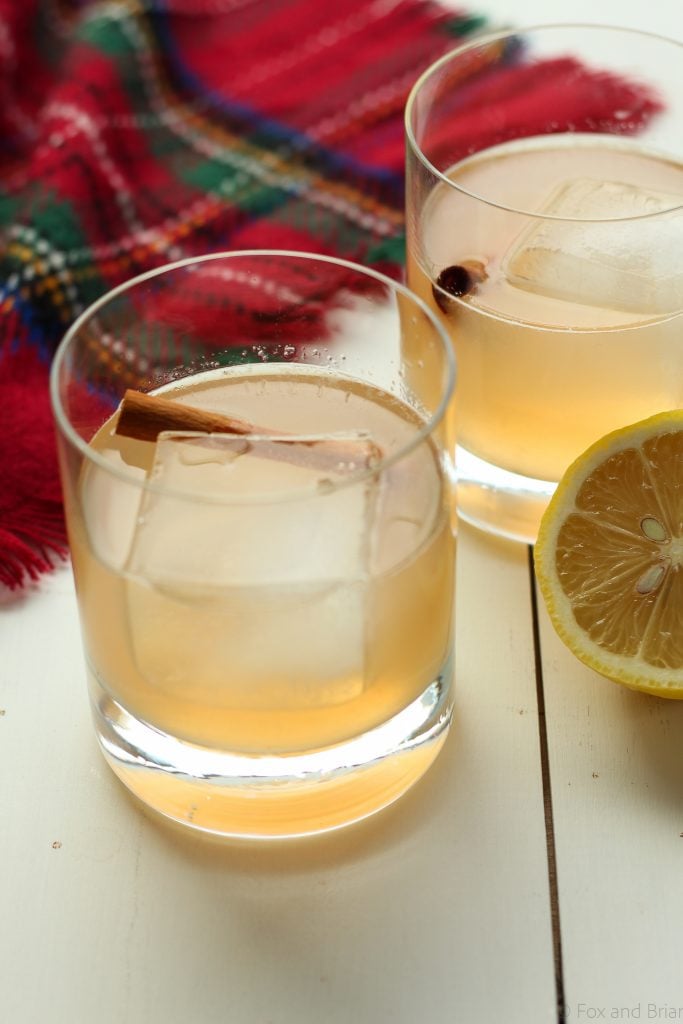 Who needs a cocktail? This Maple Whiskey Cider is the perfect fall cocktail. It uses fresh apple cider and maple whiskey - also an alternative recipe with regular whiskey.