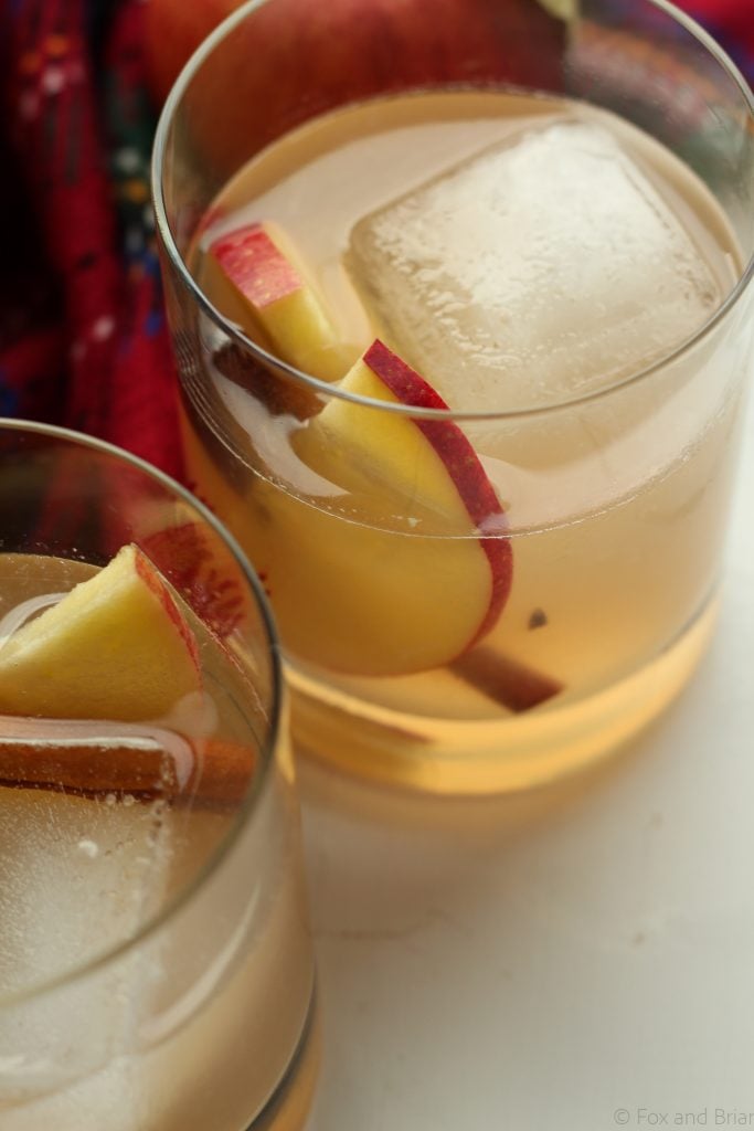 This Maple Whiskey Cider is the perfect fall cocktail. It uses fresh apple cider and maple whiskey - also an alternative recipe with regular whiskey.