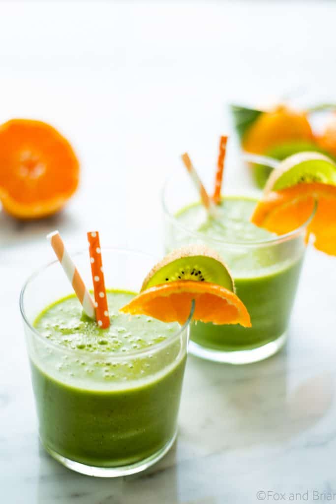 This Kiwi Satsuma Green Smoothie is the perfect winter smootie! Using the bright, tropical flavors of kiwis and satsuma, it will brighten up any dark winter morning.