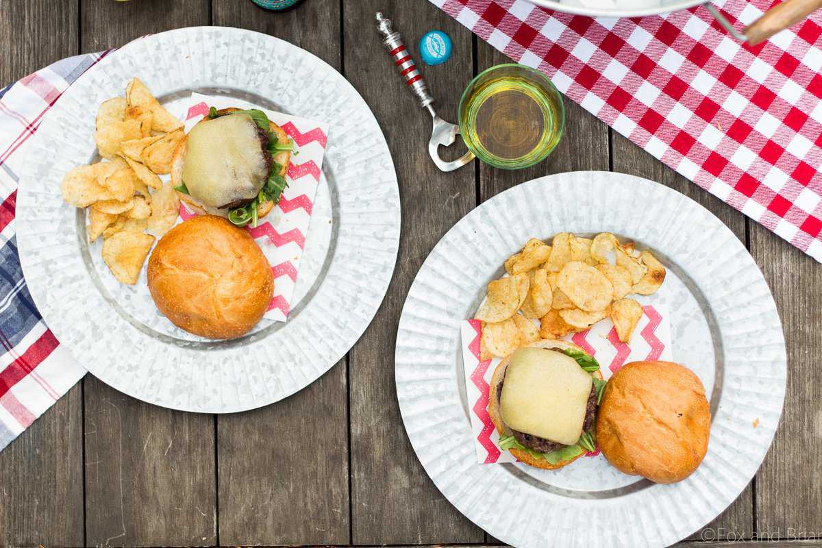 These Shallot White Cheddar Burgers use shallots to flavor the burger, and are topped with white cheddar and a garlic aioli for a flavor bomb gourmet burger!