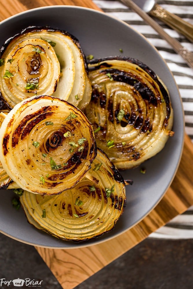 These are the best ever grilled onions! Learn how to make perfectly grilled onions that everyone will rave about! Grilling Recipes | Onion Recipe | How to grill onions | grilling side dishes | BBQ recipes