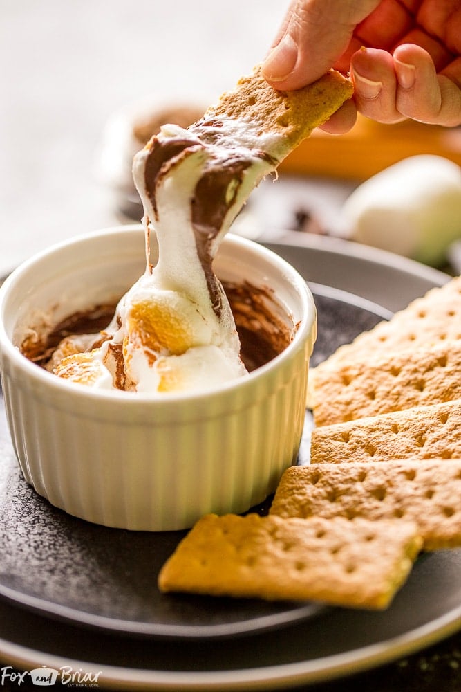 This One Minute S'mores Dip for One is perfect for a late night sweet tooth. Desserts for One | Microwave Desserts | Quick and Easy Desserts | Microwave S'mores | Quick Treats | Chocolate and Marshmallow Dessert