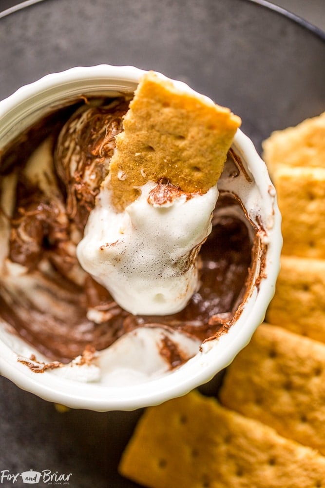 This One Minute S'mores Dip for One is perfect for a late night sweet tooth. Desserts for One | Microwave Desserts | Quick and Easy Desserts | Microwave S'mores | Quick Treats | Chocolate and Marshmallow Dessert