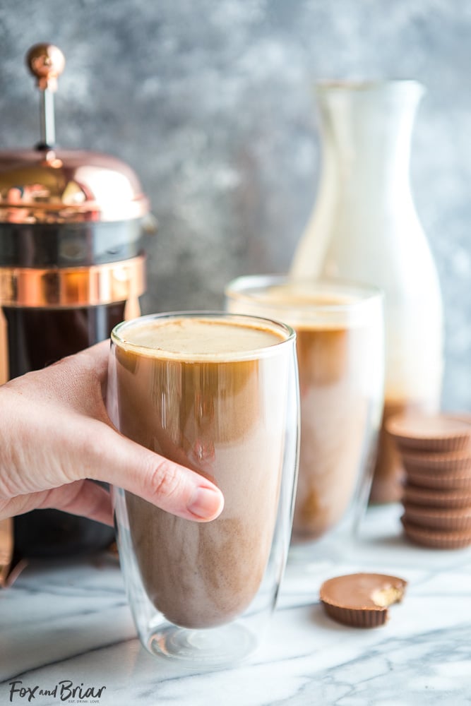 This Homemade Peanut Butter Cup Coffee Creamer will liven up your morning coffee! Homemade Creamer | Coffee Creamer | Peanut Butter Creamer | Peanut Butter Cup Creamer 