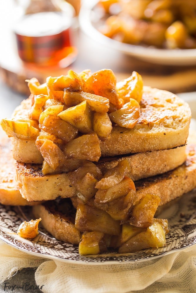 This Apple Pie French Toast is the best way to usher in fall! | Fall Breakfast | Apple Recipe| Best French Toast | Apple French Toast