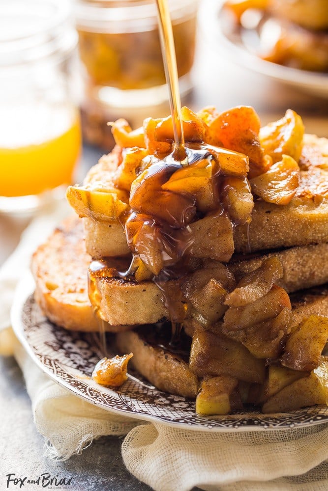 This Apple Pie French Toast is the best way to usher in fall! | Fall Breakfast | Apple Recipe| Best French Toast | Apple French Toast