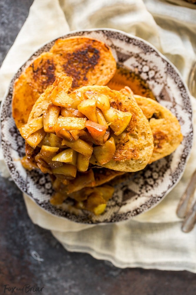 This Apple Pie French Toast is the best way to usher in fall! | Fall Breakfast | Apple Recipe| Best French Toast | Apple French Toast