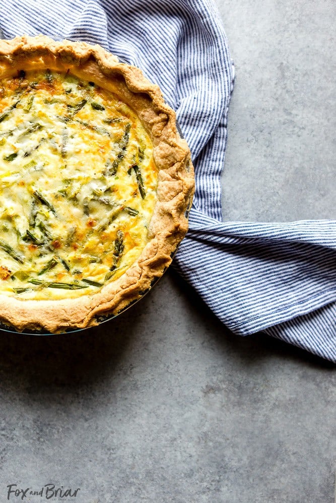 Easy Crab, Asparagus and Leek Quiche Recipe | Easy Quiche Recipe | Brunch idea | Mother's day brunch recipe | Easter Brunch Recipe | Breakfast Quiche | Make ahead quiche | Crab Quiche | Asparagus Quiche | Leek Quiche | Best quiche recipe 