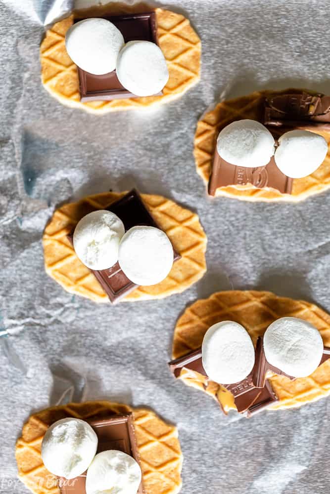 Salted Caramel S'mores plus how to make s'mores in the oven! | Indoor s'mores | smores recipe | S'mores ideas | microwave s'mores | Easy S'mores recipe | Baked smores | How to make s'mores