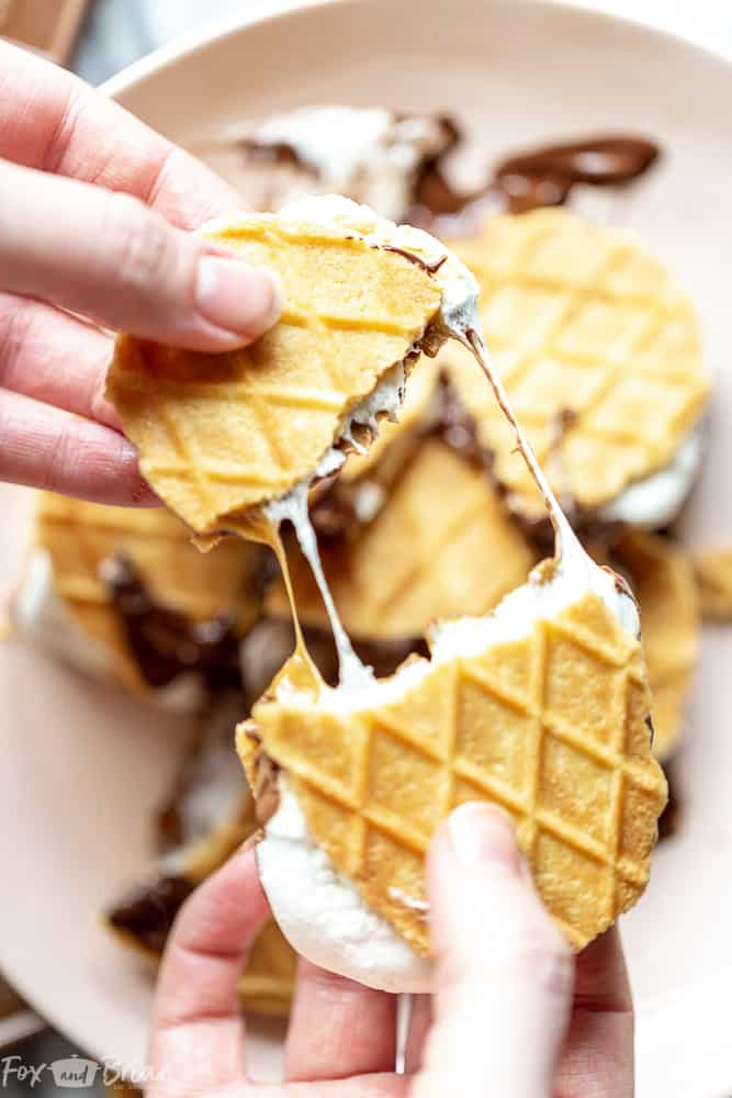 Salted Caramel S'mores plus how to make s'mores in the oven! | Indoor s'mores | smores recipe | S'mores ideas | microwave s'mores | Easy S'mores recipe | Baked smores | How to make s'mores