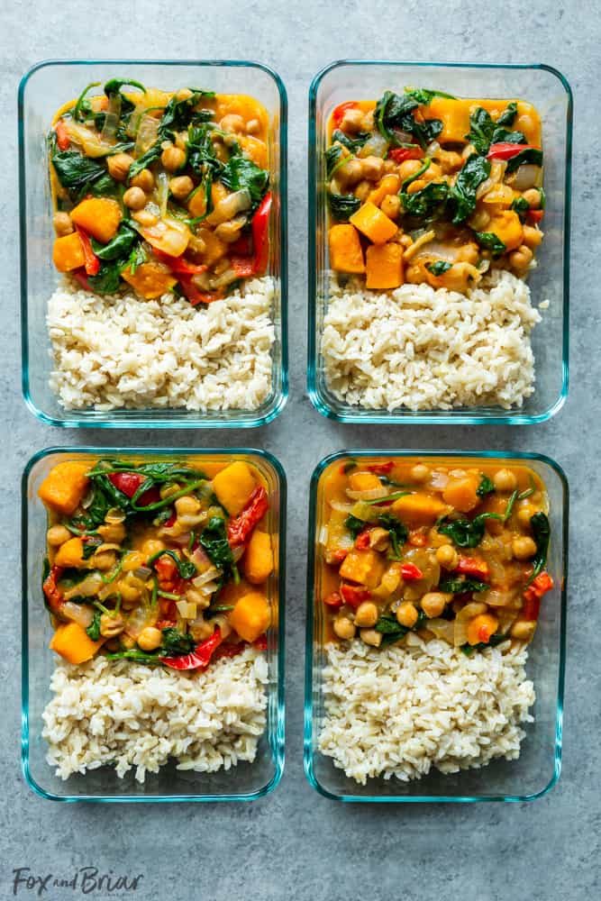 This easy Chickpea Curry is a great healthy meal prep idea, as well as a quick weeknight dinner recipe! Packed with veggies, this chickpea curry is also gluten free and easily made vegan! #mealprep #meatless #healthydinner | Meal Prep Idea | Easy and healthy dinner | quick dinner recipe | Meatless monday | Plant Based | vegan option | Gluten Free | Quick dinner idea