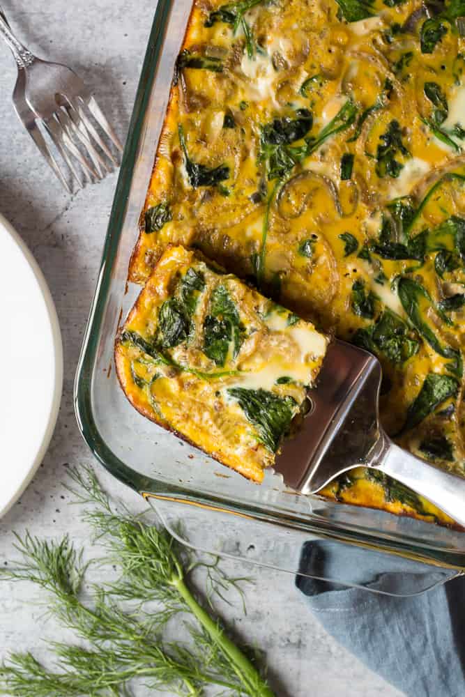 This Make Ahead Breakfast Casserole with Sausage and Veggies makes mornings easy. Cook it the night before, let it sit overnight, then pop it in the oven the next morning. #glutenfree! #keto #mealprep healthy make ahead breakfast casserole | meal prep breakfast | gluten free breakfast | make ahead | keto breakfast | low carb breakfast | egg recipes | sausage recipes 
