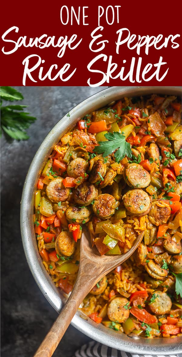 This Easy One Pot Sausage and Rice Skillet is all cooked in one pot on the stovetop.  | Healthy dinner recipe | Easy dinner recipe | one pot meal | chicken sausage recipe | sausage, peppers and onions | #sausage #sausagerecipe #onepot #healthydinner #ad @alfrescochicken