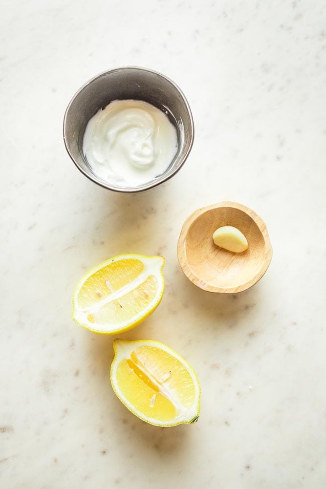ingredients for yogurt garlic sauce - yogurt, lemon and garlic